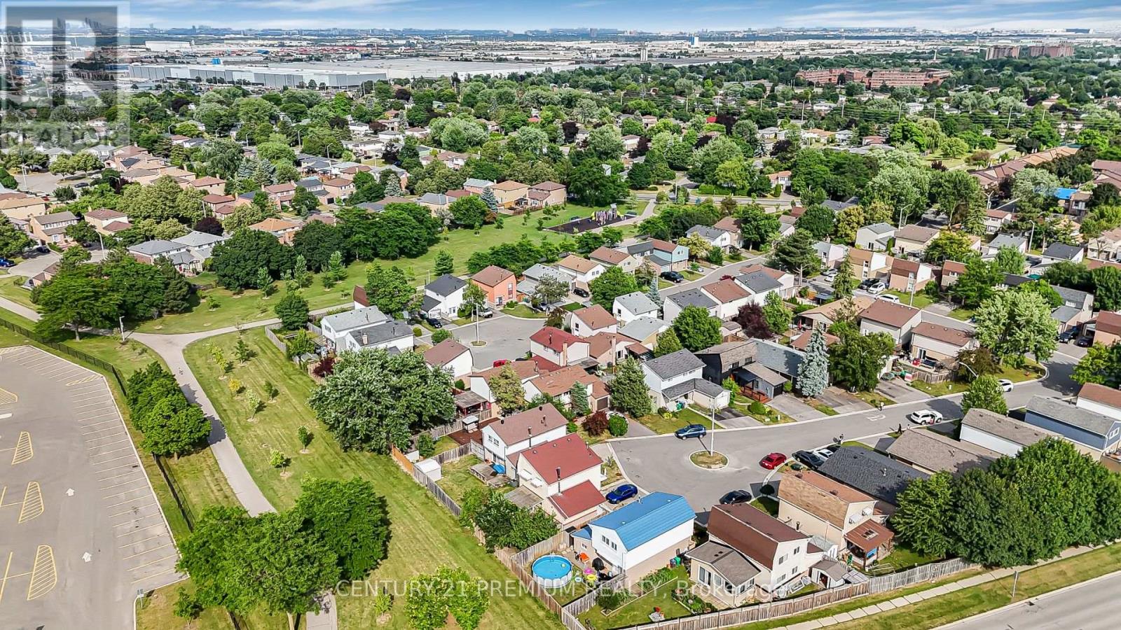 3 Garland Court, Brampton, Ontario  L6S 2E3 - Photo 8 - W12470380