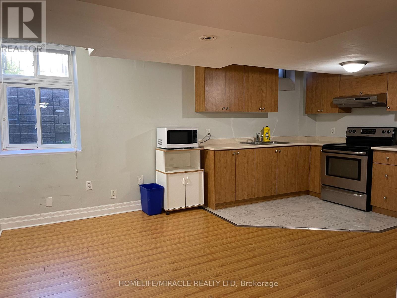 28 WHITWELL DRIVE, Brampton, Ontario