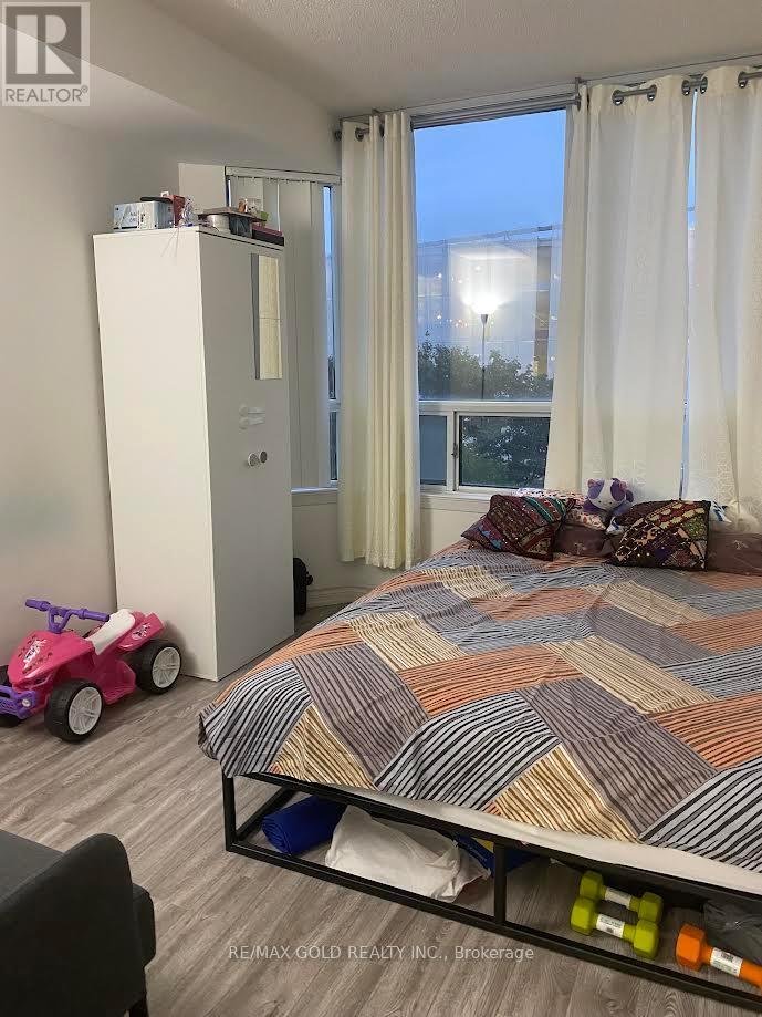 502 - 135 Hillcrest Avenue, Mississauga, Ontario  L5B 4B1 - Photo 10 - W12470384