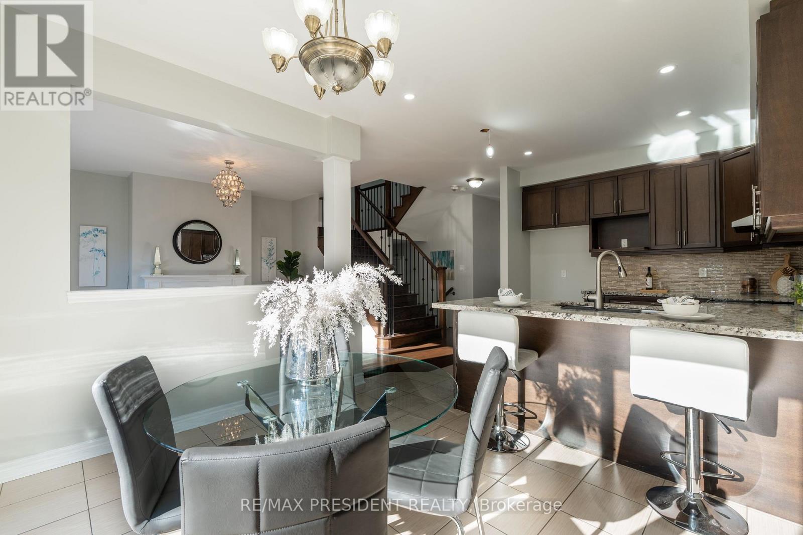 77 Zelda Road, Brampton, Ontario  L6R 3V3 - Photo 13 - W12470388