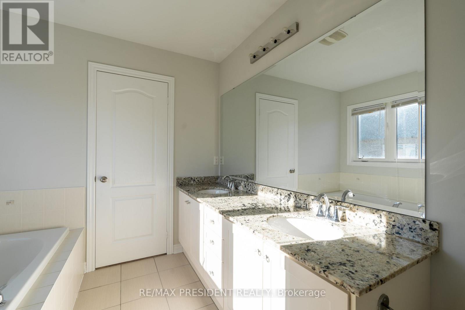 77 Zelda Road, Brampton, Ontario  L6R 3V3 - Photo 24 - W12470388