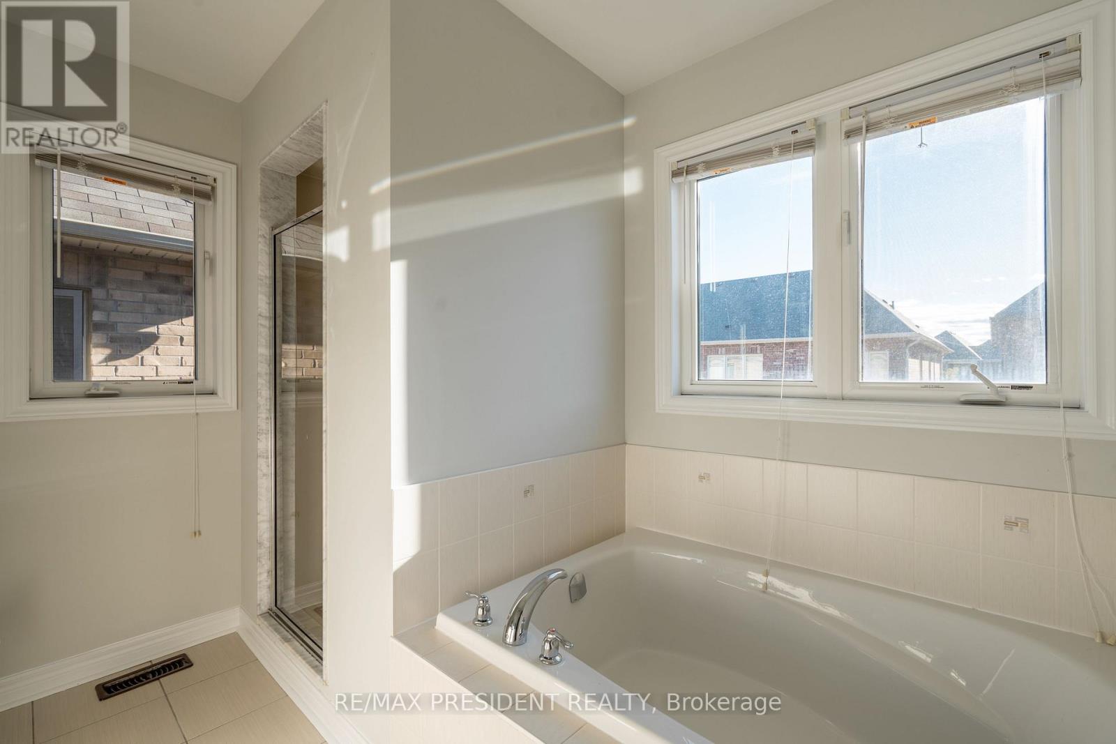 77 Zelda Road, Brampton, Ontario  L6R 3V3 - Photo 25 - W12470388