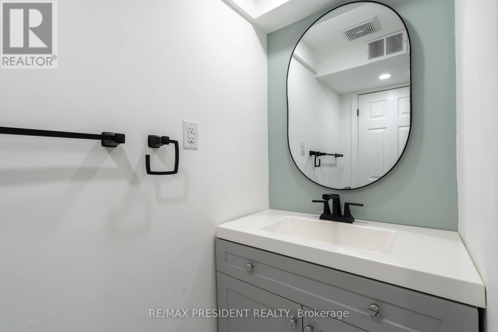 77 Zelda Road, Brampton, Ontario  L6R 3V3 - Photo 38 - W12470388