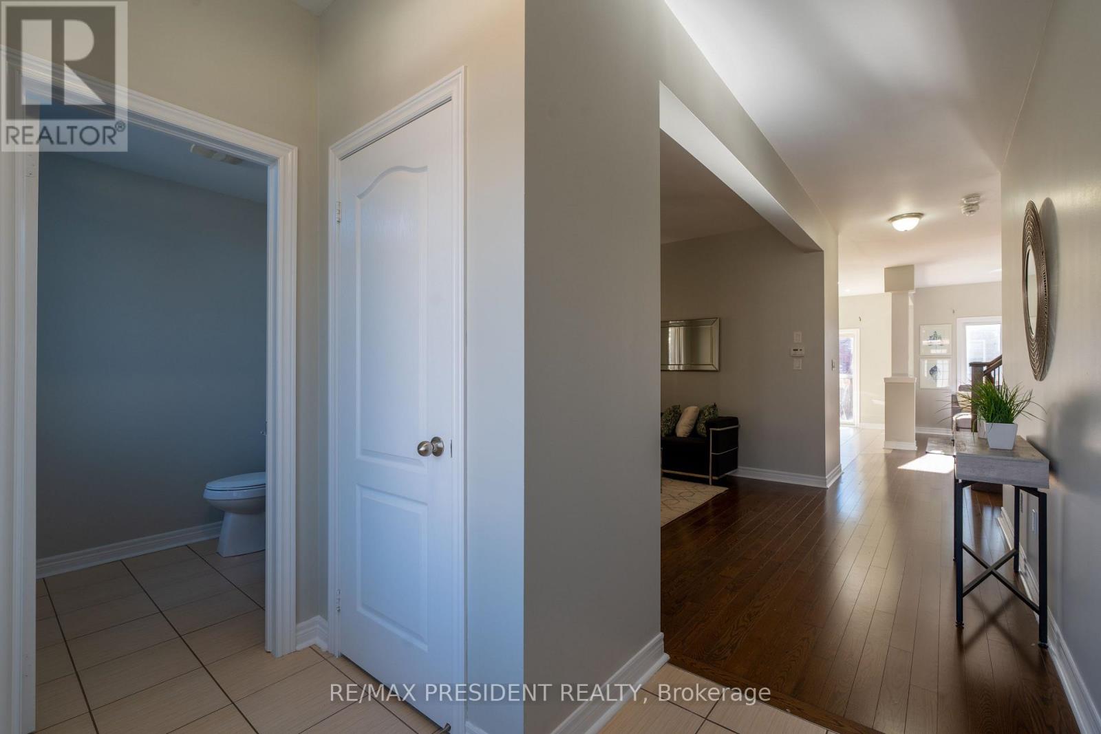 77 Zelda Road, Brampton, Ontario  L6R 3V3 - Photo 8 - W12470388