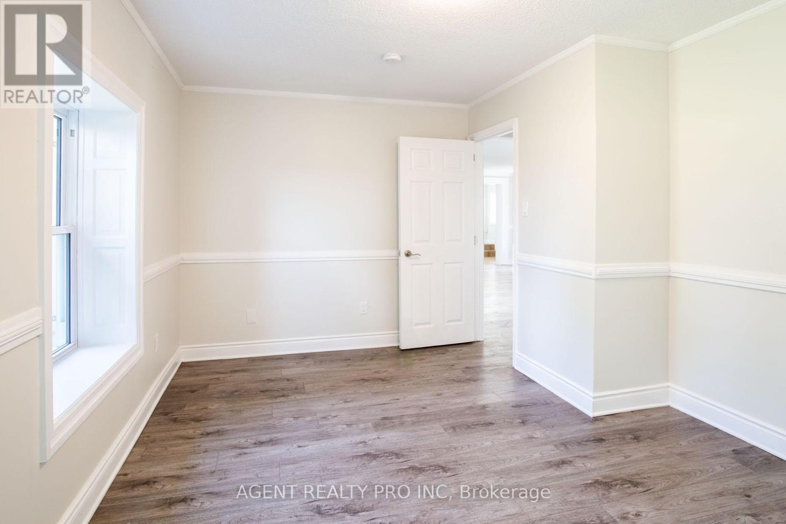 24264 Coldstream Road, Middlesex Centre, Ontario  N0M 2A0 - Photo 10 - X12470412