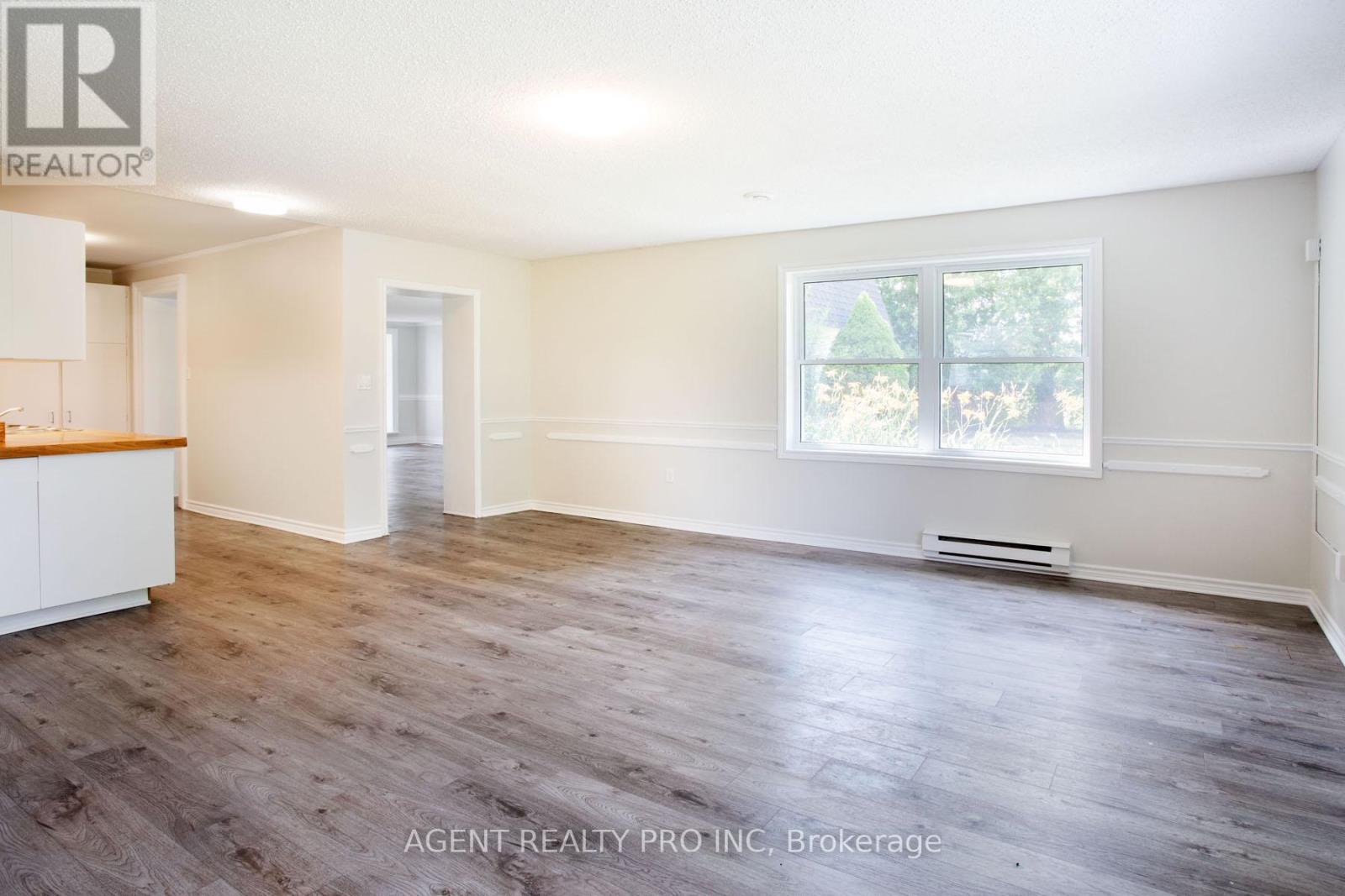 24264 Coldstream Road, Middlesex Centre, Ontario  N0M 2A0 - Photo 15 - X12470412