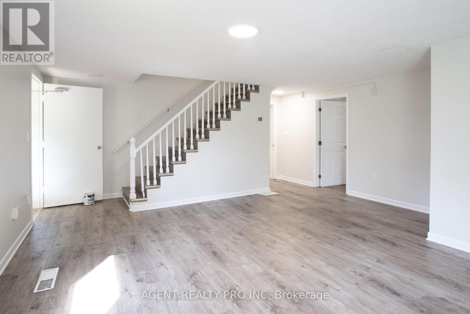 24264 Coldstream Road, Middlesex Centre, Ontario  N0M 2A0 - Photo 20 - X12470412