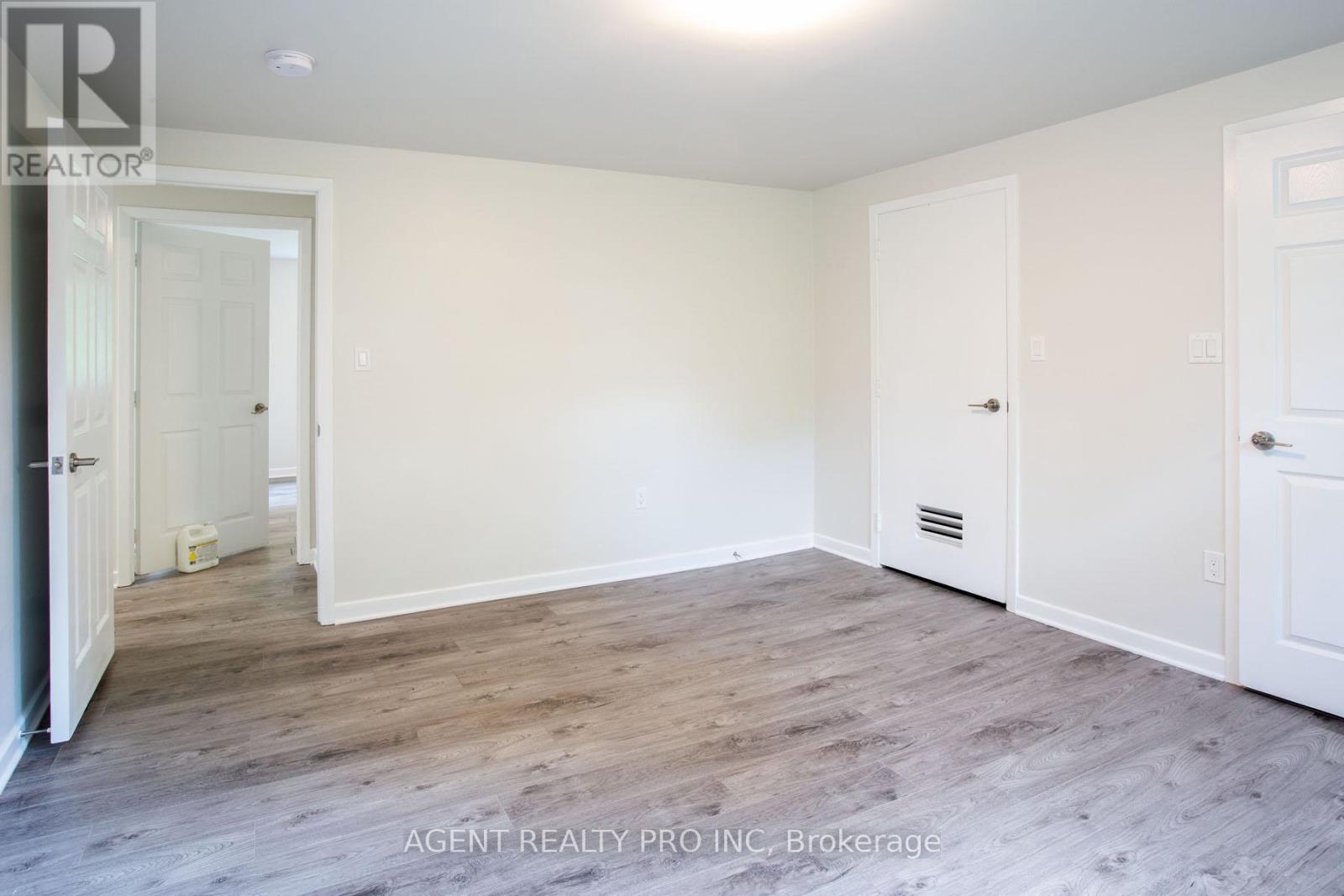 24264 Coldstream Road, Middlesex Centre, Ontario  N0M 2A0 - Photo 26 - X12470412