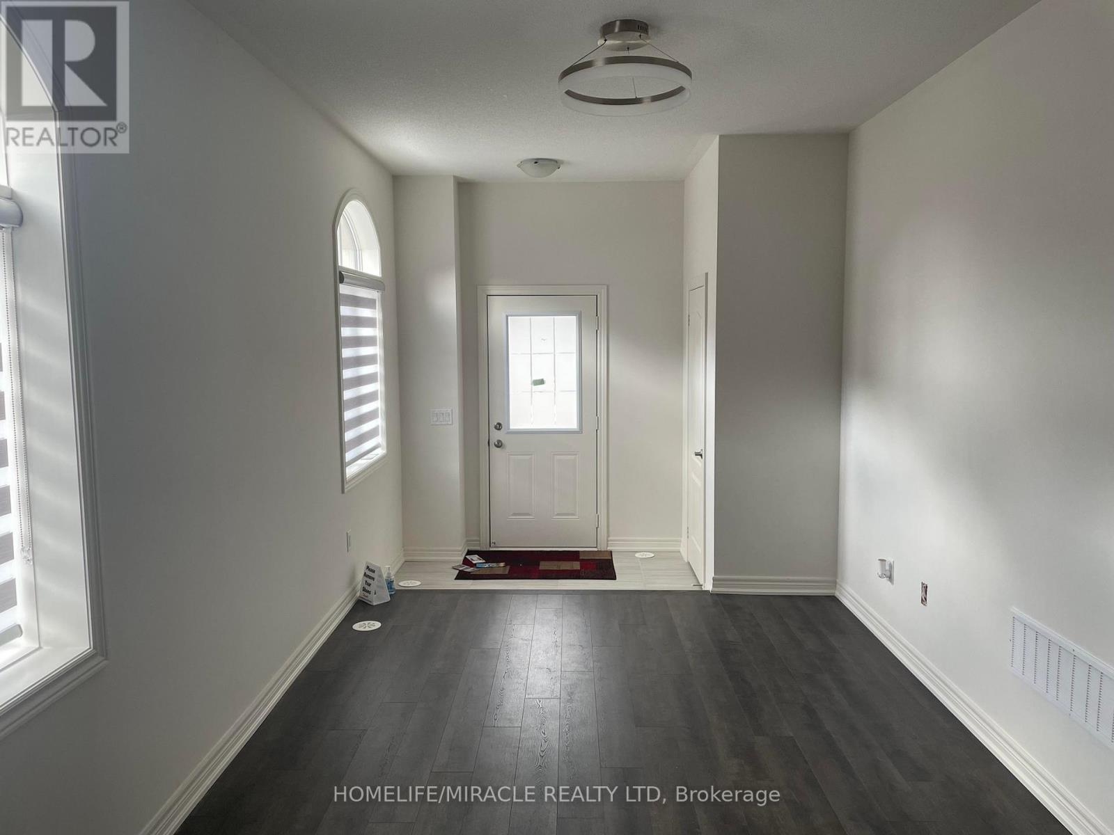 460 Silver Maple Road, Oakville, Ontario  L6H 3P5 - Photo 3 - W12436578