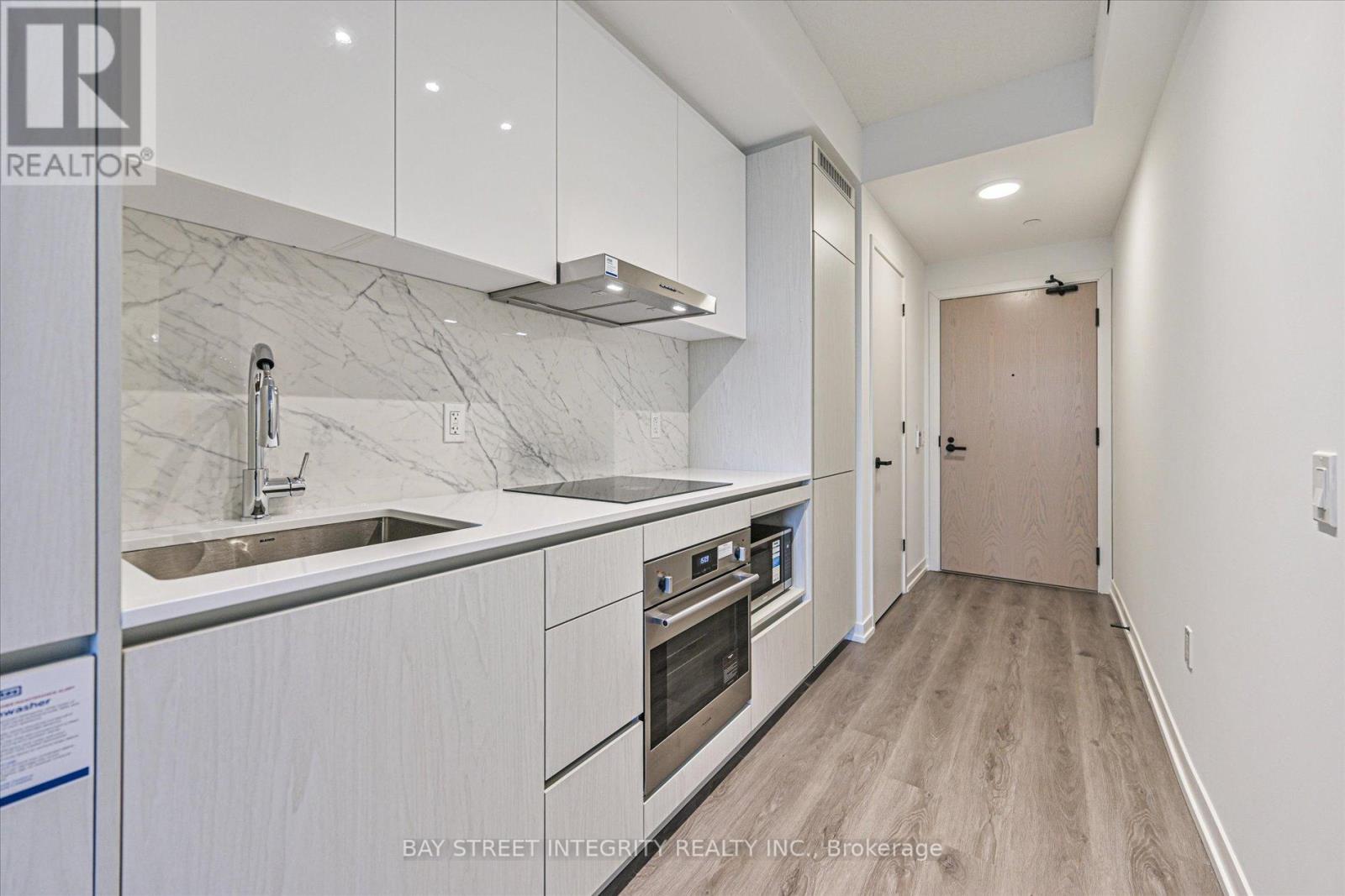 2915 - 28 Interchange Way, Vaughan, Ontario  L4K 0P8 - Photo 4 - N12458624