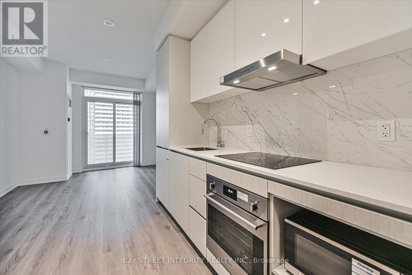 2915 - 28 Interchange Way, Vaughan, Ontario  L4K 0P8 - Photo 5 - N12458624