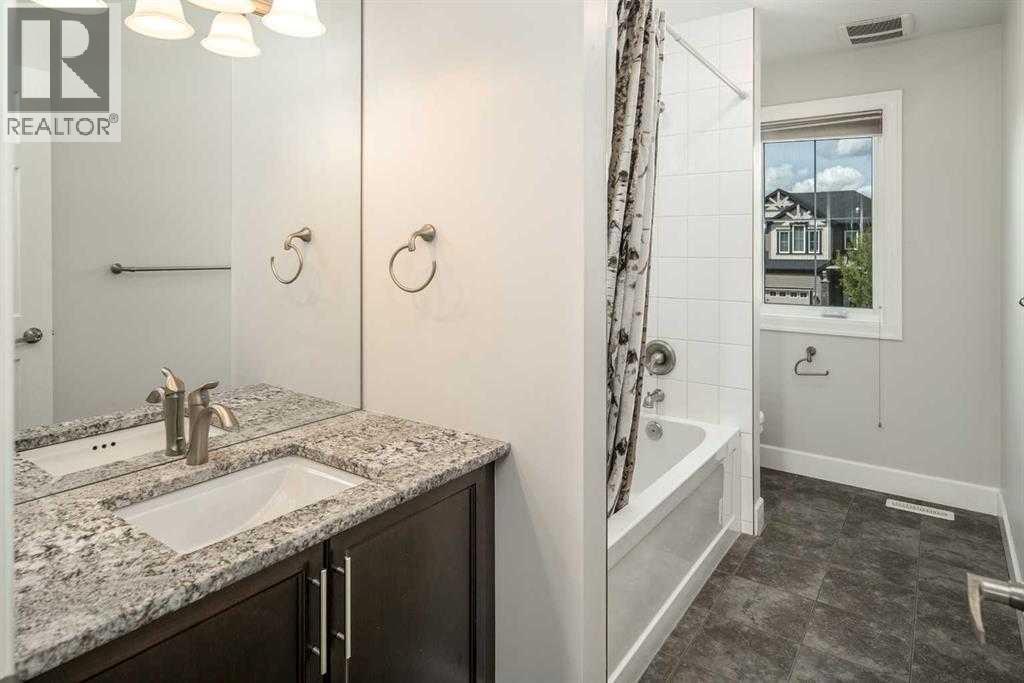 247 Lakepointe, Chestermere, Alberta  T1X 0R3 - Photo 38 - A2264440