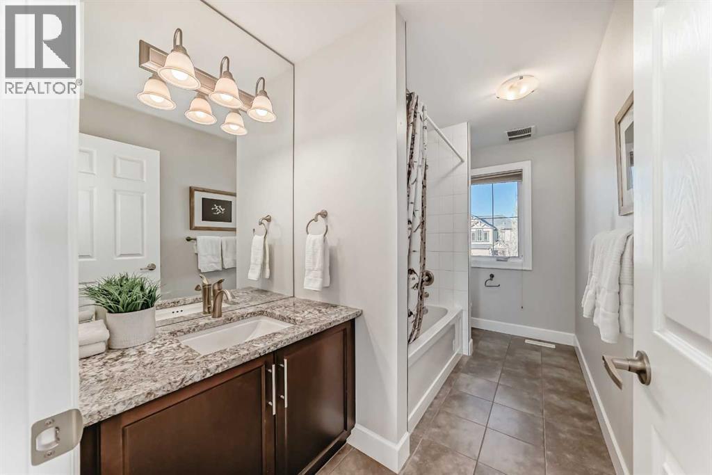 247 Lakepointe, Chestermere, Alberta  T1X 0R3 - Photo 33 - A2264440