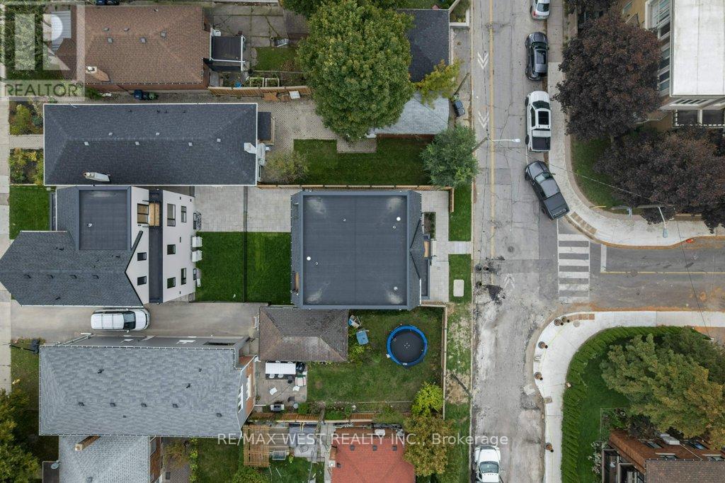 B - 661 Winona Drive, Toronto, Ontario  M6C 3V6 - Photo 27 - C12470391