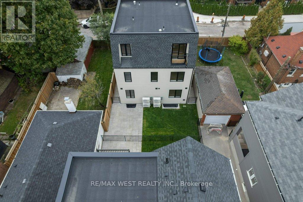 B - 661 Winona Drive, Toronto, Ontario  M6C 3V6 - Photo 32 - C12470391