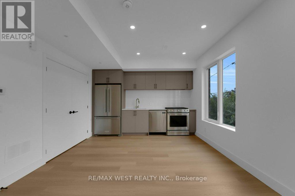B - 661 Winona Drive, Toronto, Ontario  M6C 3V6 - Photo 6 - C12470391