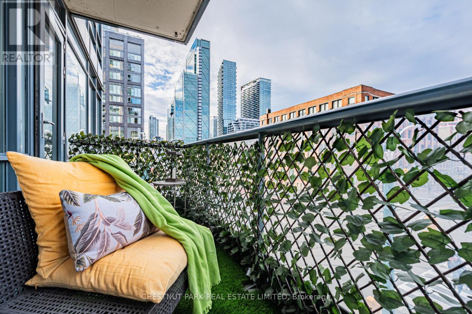 308 - 438 King Street W, Toronto, Ontario  M5V 3T9 - Photo 6 - C12470397