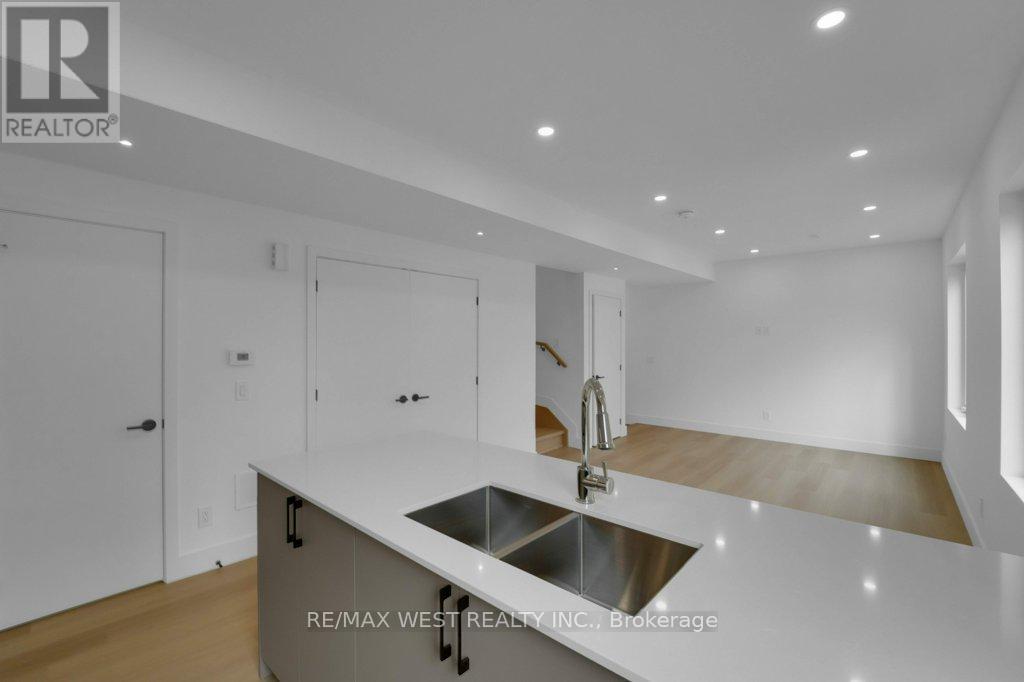 C - 661 Winona Drive, Toronto, Ontario  M6C 3V6 - Photo 10 - C12470406