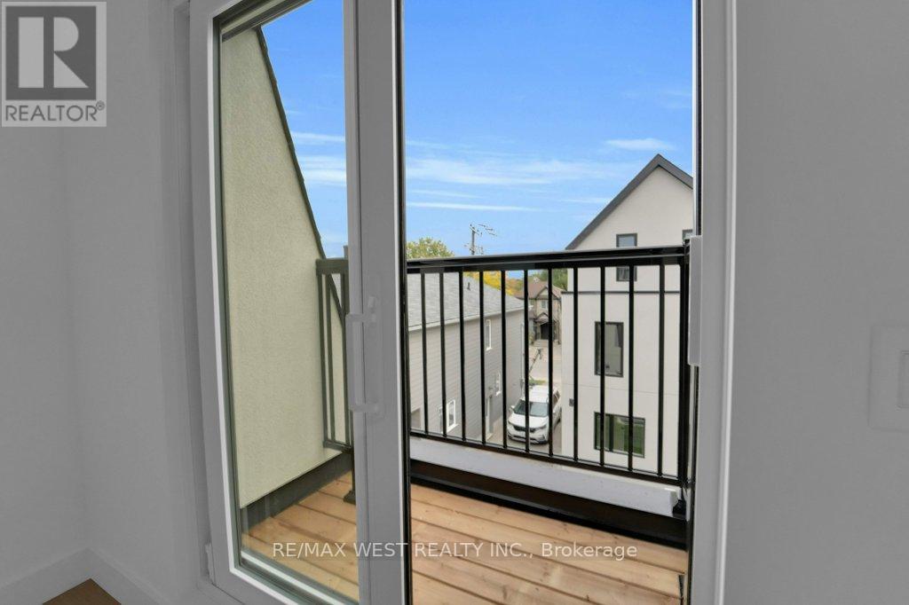 C - 661 Winona Drive, Toronto, Ontario  M6C 3V6 - Photo 19 - C12470406