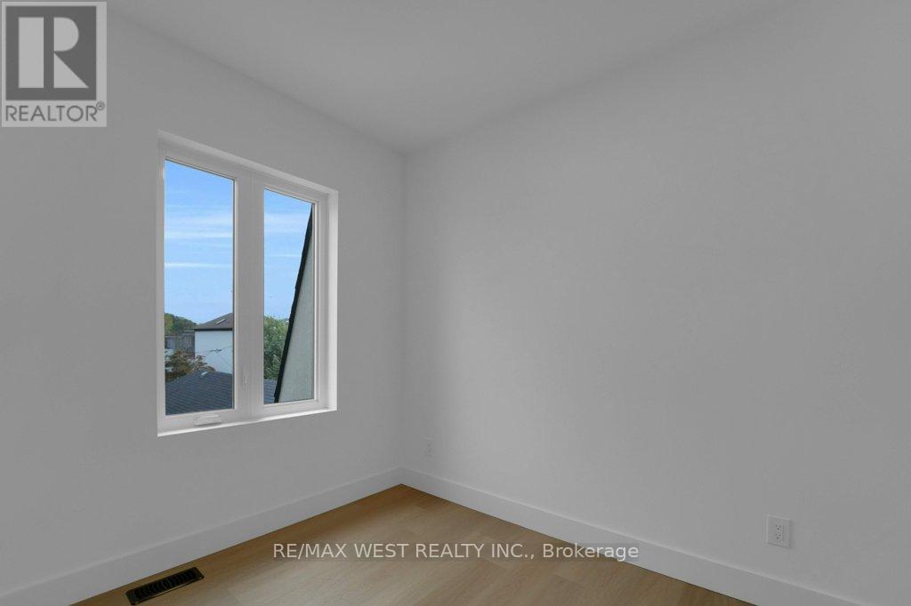 C - 661 Winona Drive, Toronto, Ontario  M6C 3V6 - Photo 27 - C12470406