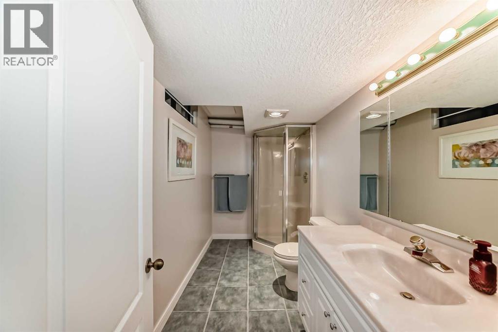 9, 35 Oakmount Court Sw, Calgary, Alberta  T2V 4Y3 - Photo 44 - A2261810