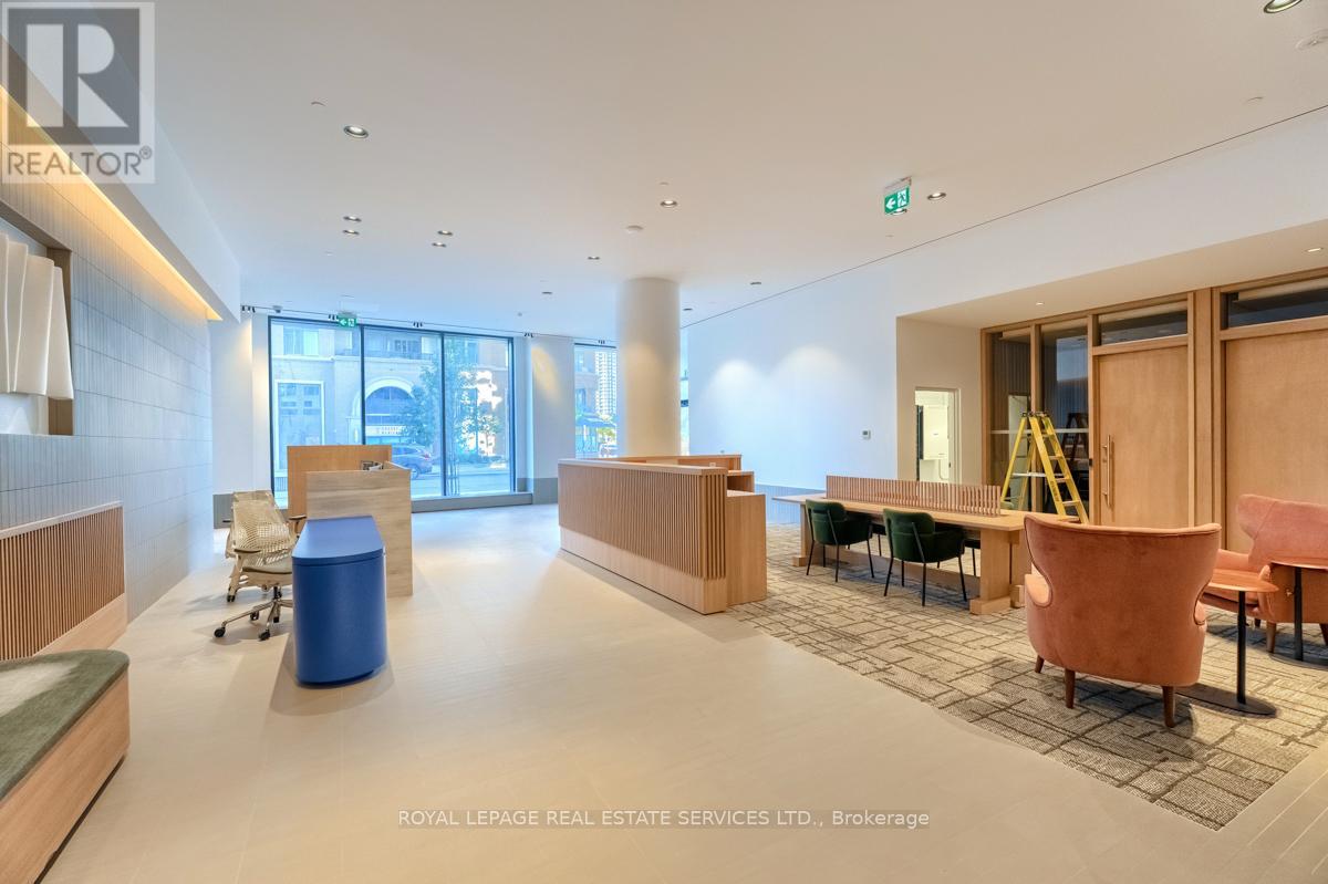 502 - 395 Square One Drive, Mississauga, Ontario  L4B 0C6 - Photo 2 - W12470390