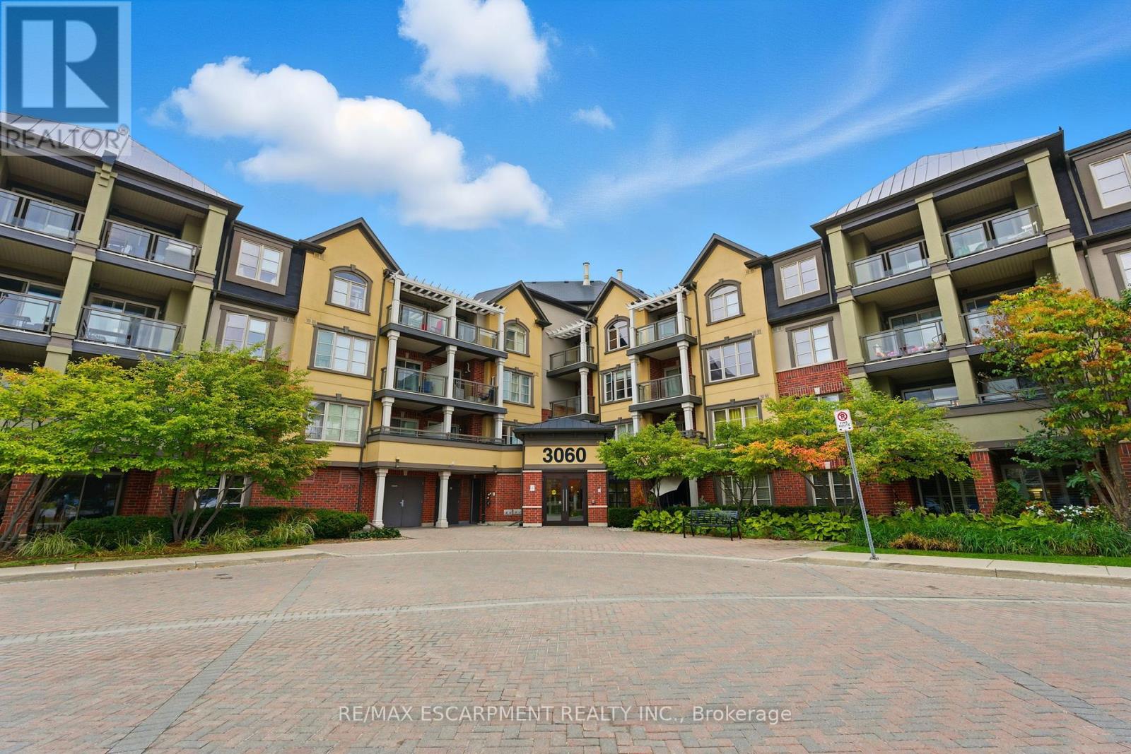 427 - 3060 ROTARY WAY, Burlington, Ontario