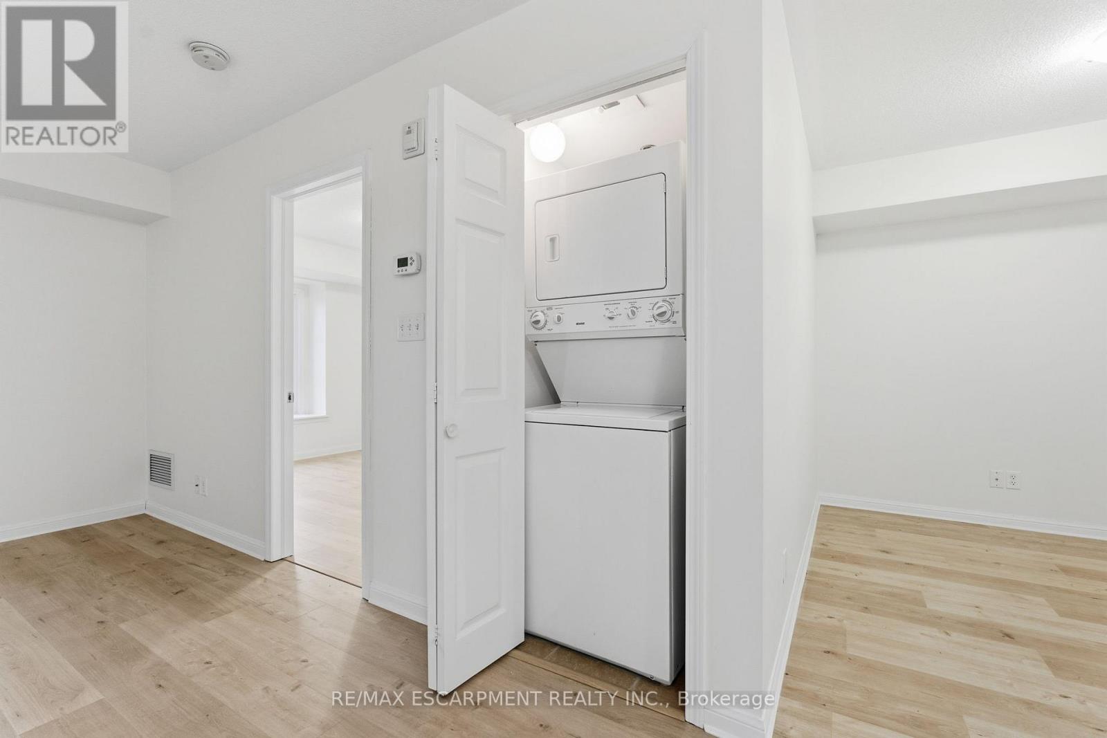 427 - 3060 Rotary Way, Burlington, Ontario  L7M 0G9 - Photo 15 - W12470410