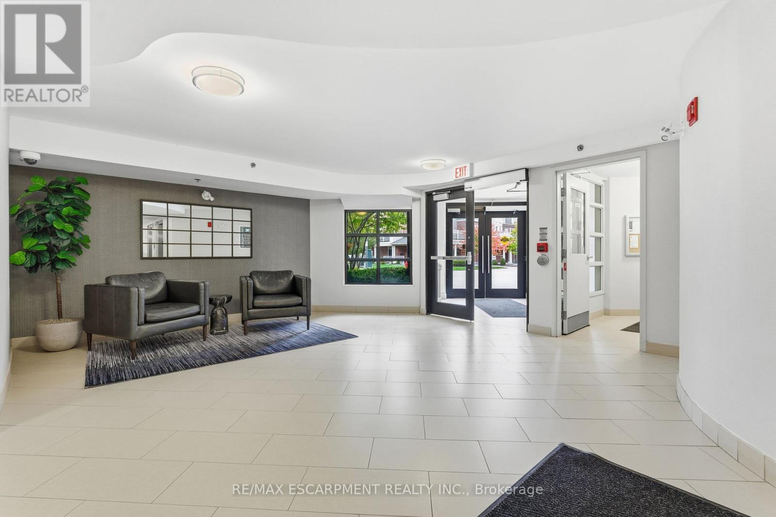427 - 3060 Rotary Way, Burlington, Ontario  L7M 0G9 - Photo 6 - W12470410