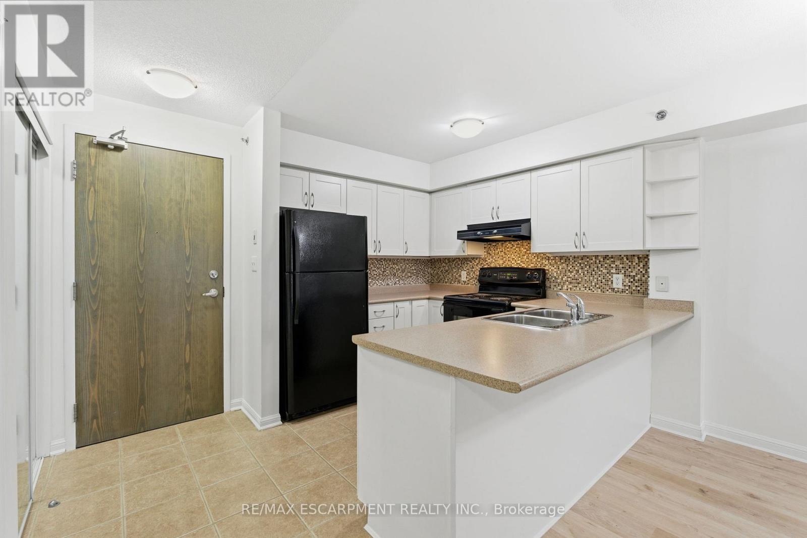427 - 3060 Rotary Way, Burlington, Ontario  L7M 0G9 - Photo 7 - W12470410