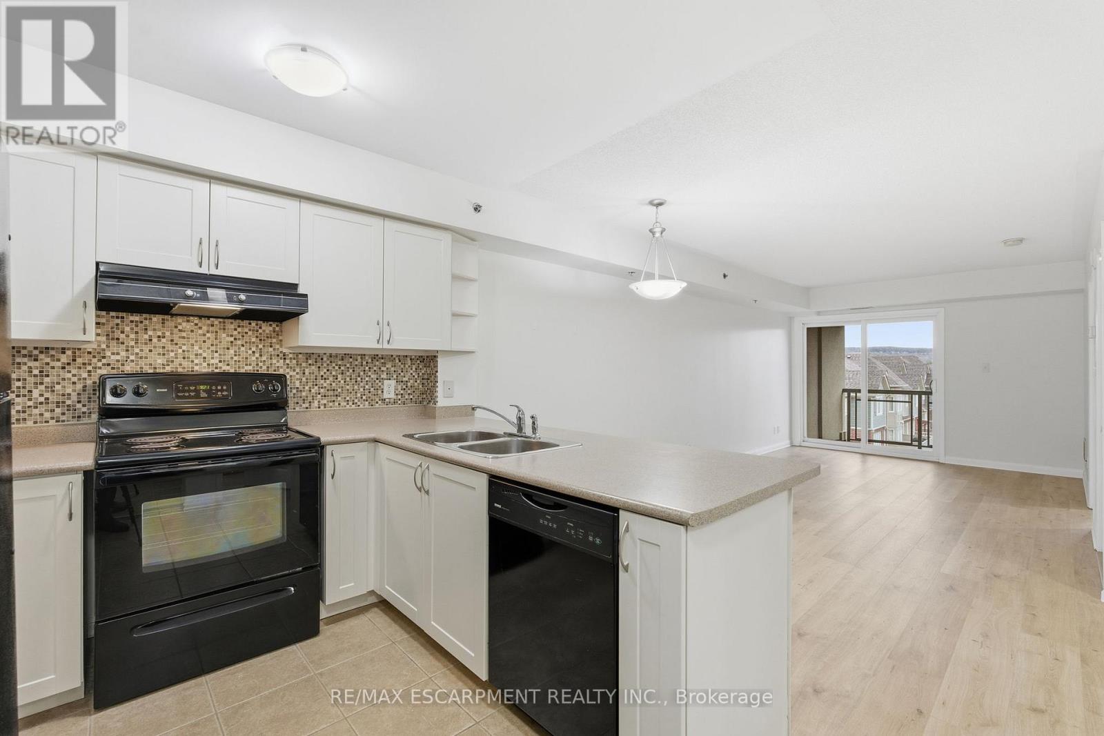 427 - 3060 Rotary Way, Burlington, Ontario  L7M 0G9 - Photo 8 - W12470410