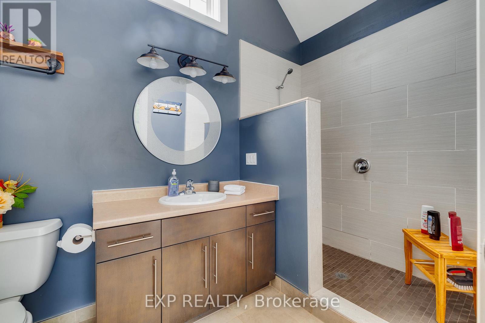 28 Centre Street, Lambton Shores, Ontario  N0M 1T0 - Photo 21 - X12470407