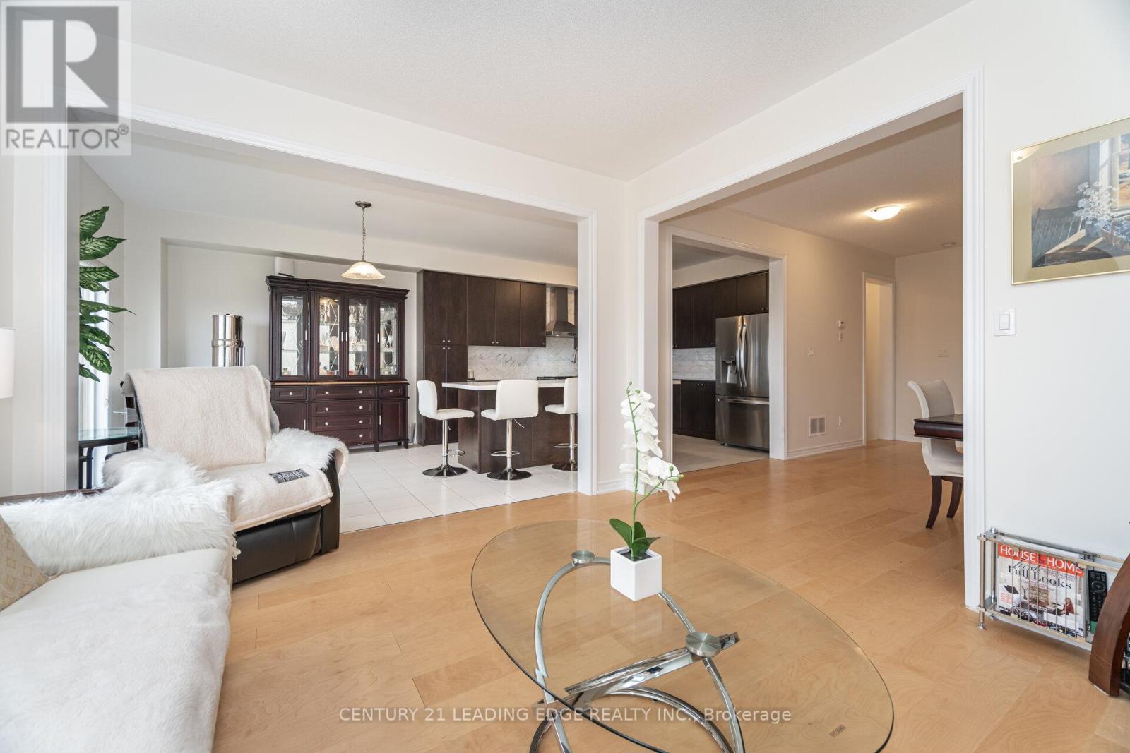 301 Ridley Crescent, Southgate, Ontario  N0C 1B0 - Photo 11 - X12470408