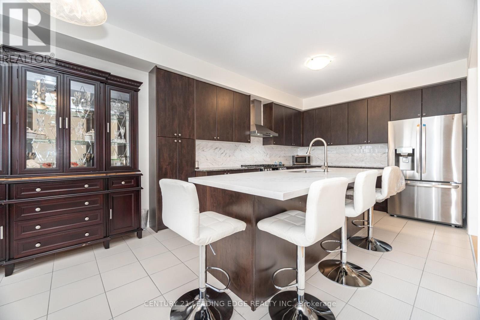 301 Ridley Crescent, Southgate, Ontario  N0C 1B0 - Photo 12 - X12470408