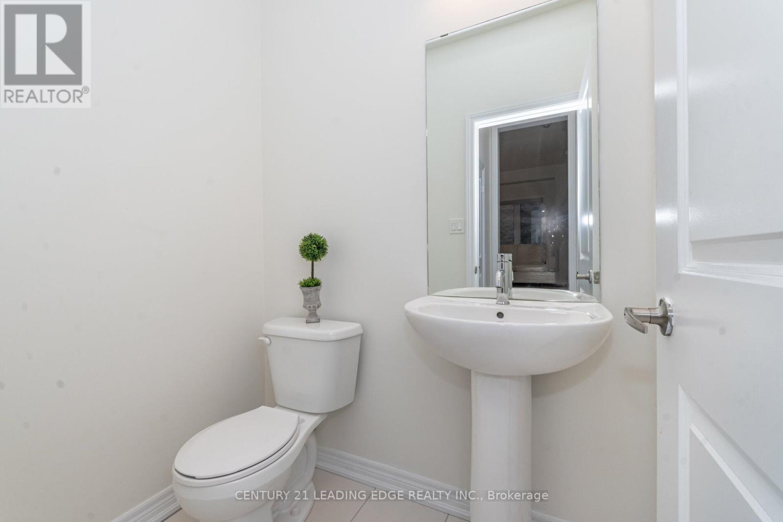 301 Ridley Crescent, Southgate, Ontario  N0C 1B0 - Photo 21 - X12470408