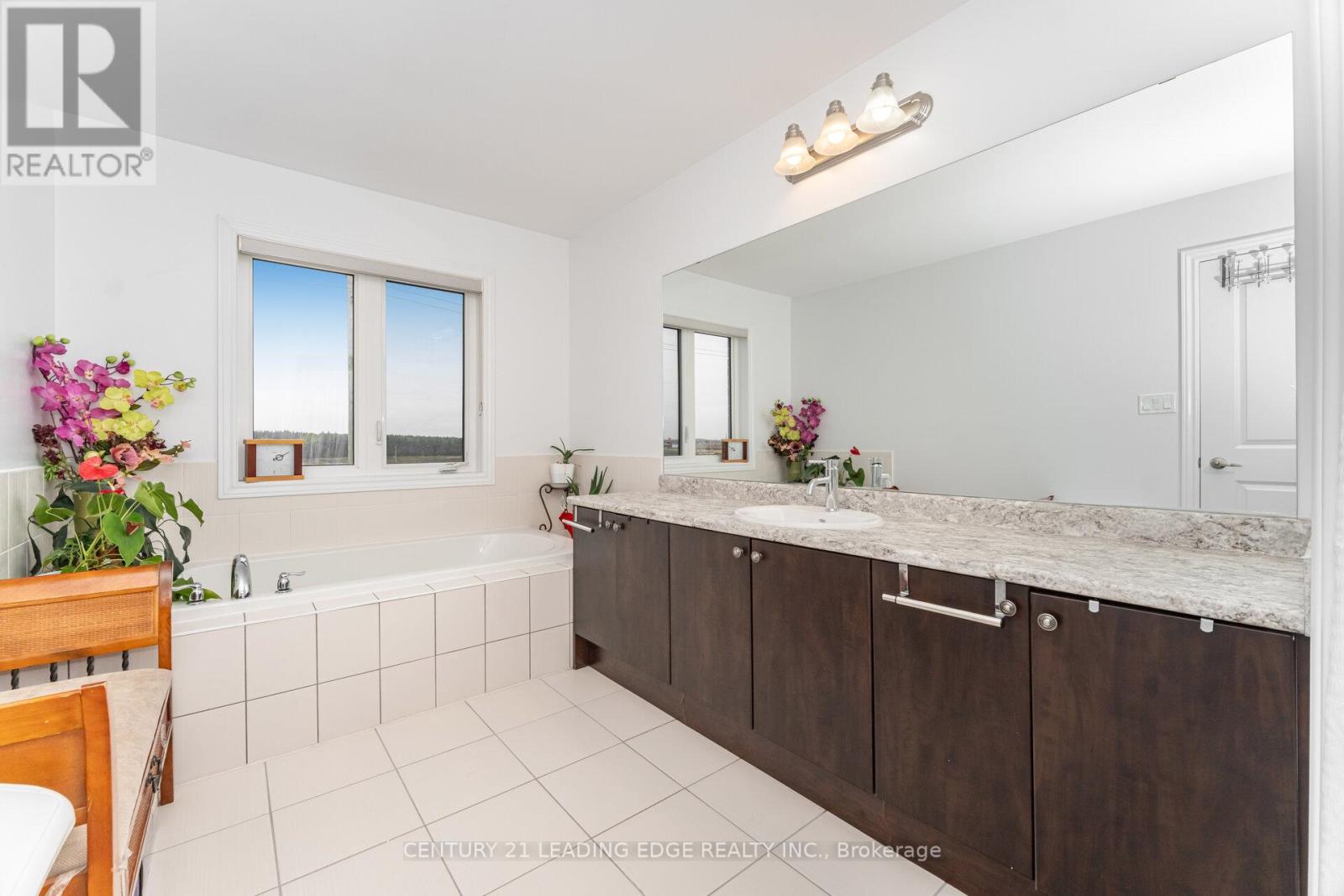 301 Ridley Crescent, Southgate, Ontario  N0C 1B0 - Photo 25 - X12470408