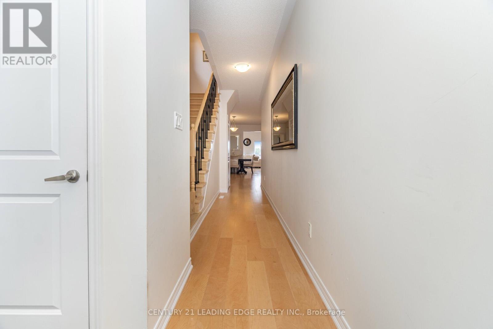 301 Ridley Crescent, Southgate, Ontario  N0C 1B0 - Photo 3 - X12470408