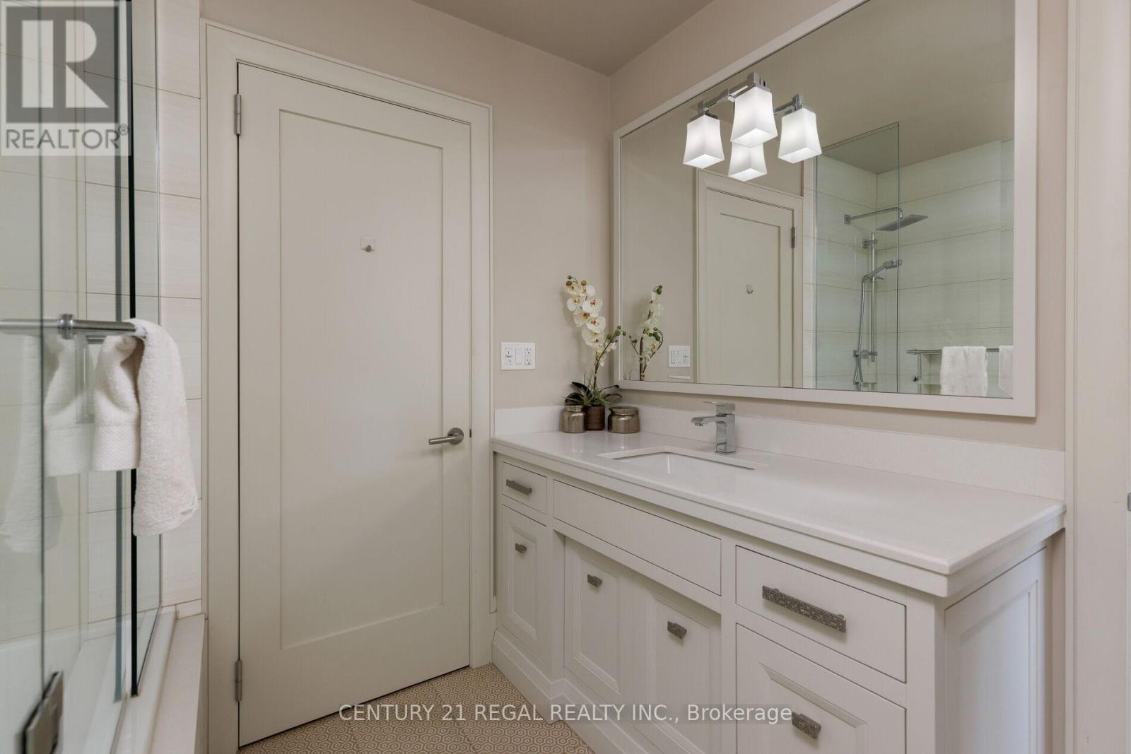 2442 Meadowood Crescent, Oakville, Ontario  L6L 1V6 - Photo 30 - W12469948