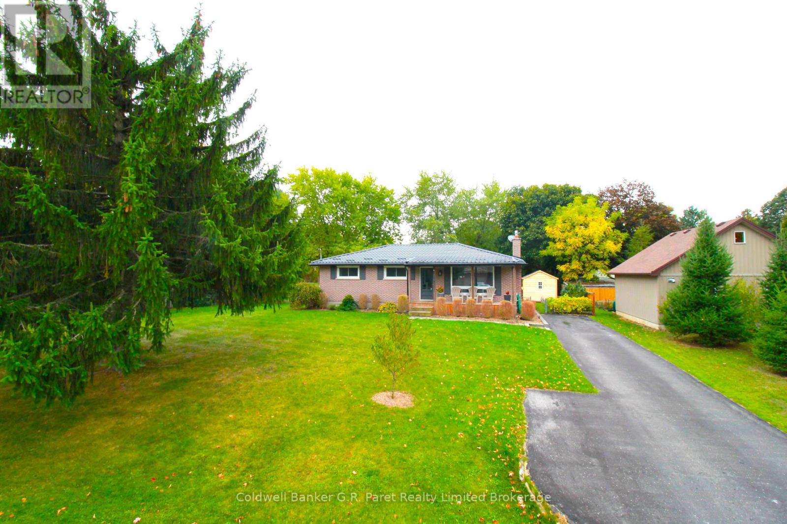 104 Simcoe Crescent, Middlesex Centre, Ontario  N0L 1R0 - Photo 3 - X12470435