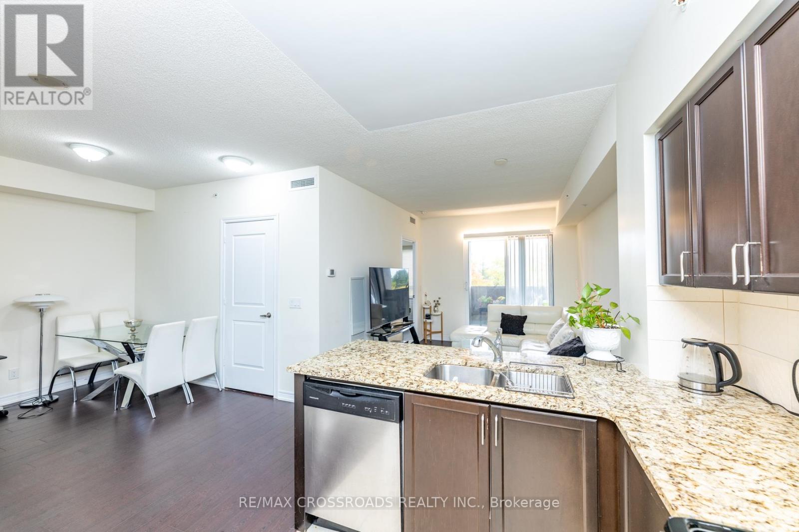 410 - 9255 Jane Street, Vaughan, Ontario  L6A 0J7 - Photo 13 - N12468234