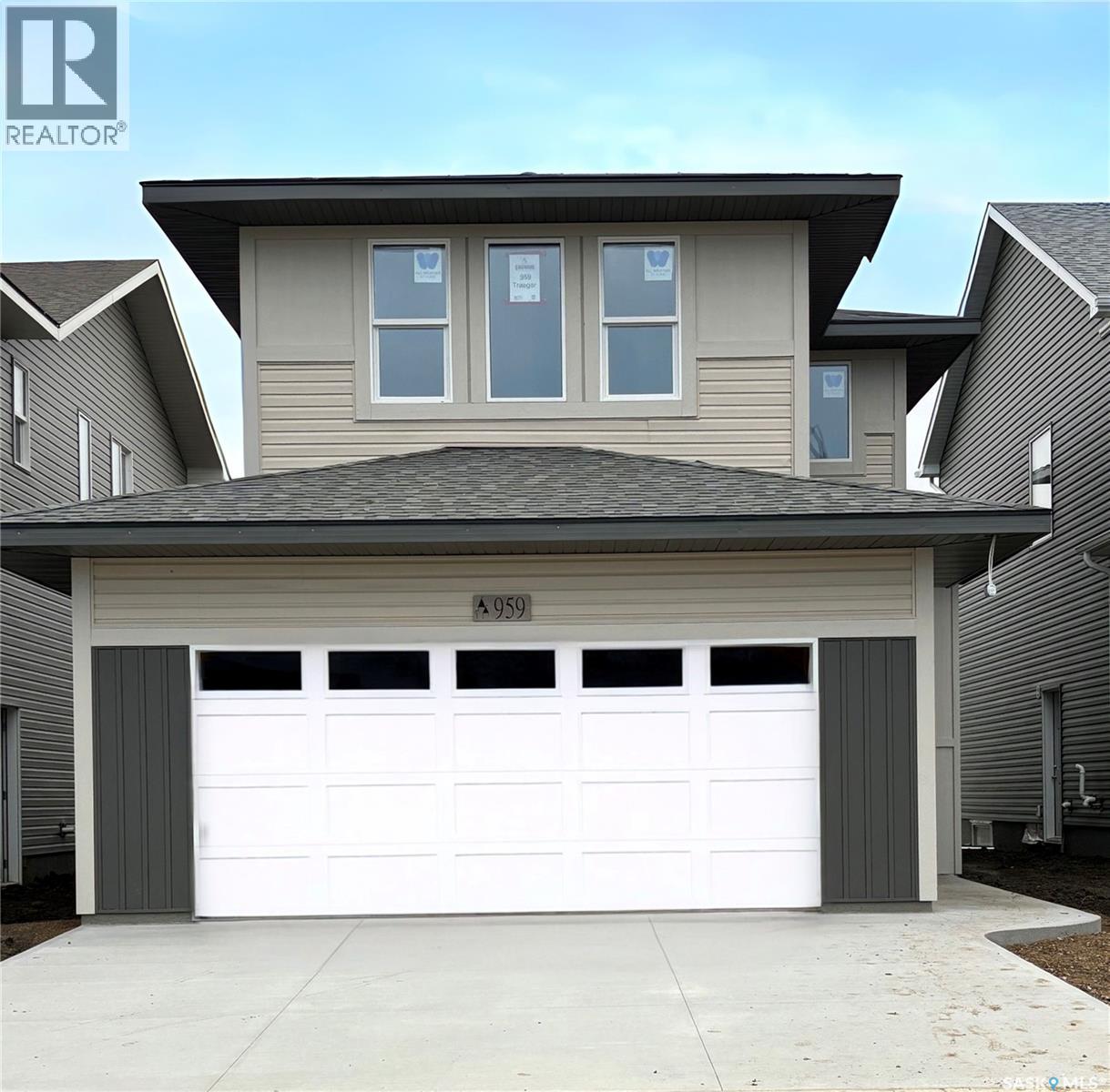 959 Traeger MANOR, Saskatoon, Saskatchewan