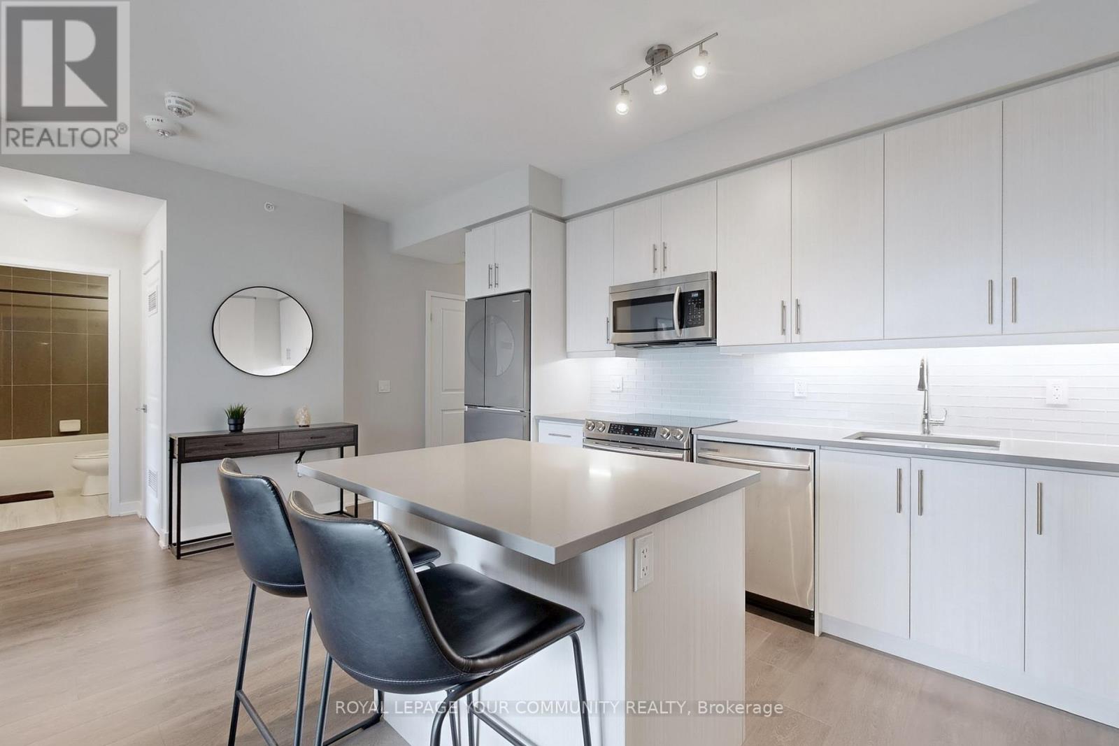 601 - 75 Oneida Crescent, Richmond Hill, Ontario  L4B 0H3 - Photo 17 - N12470431