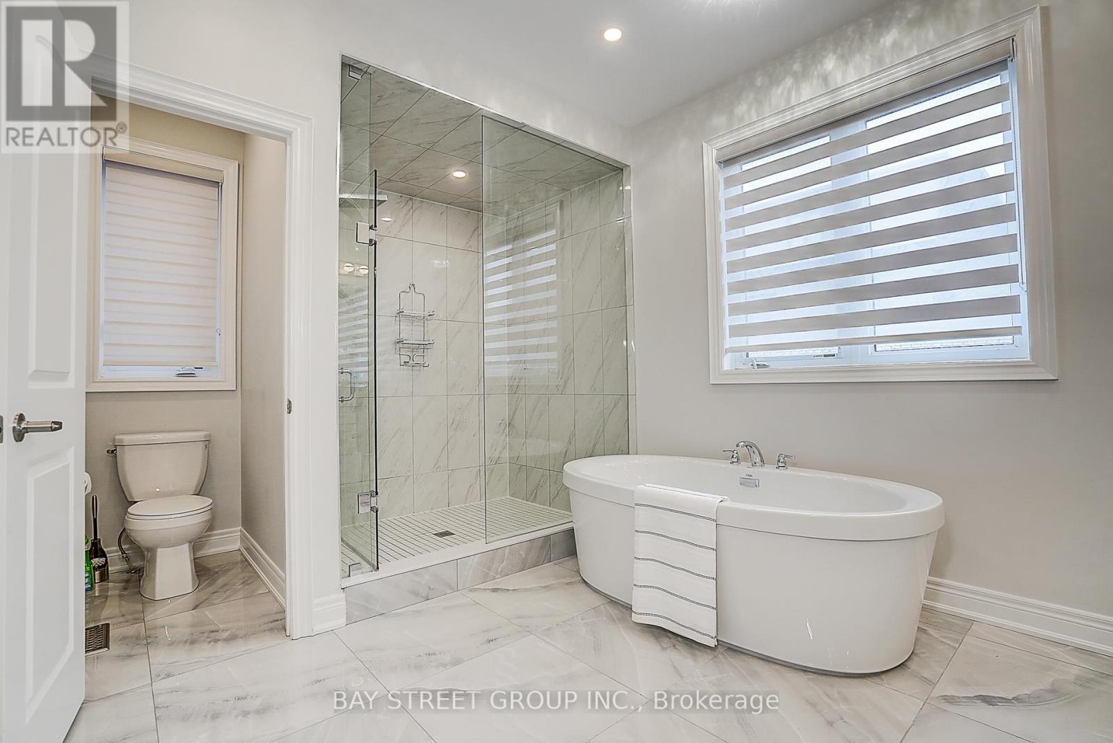 48 Red Giant Street W, Richmond Hill, Ontario  L4C 4Y4 - Photo 23 - N12470432