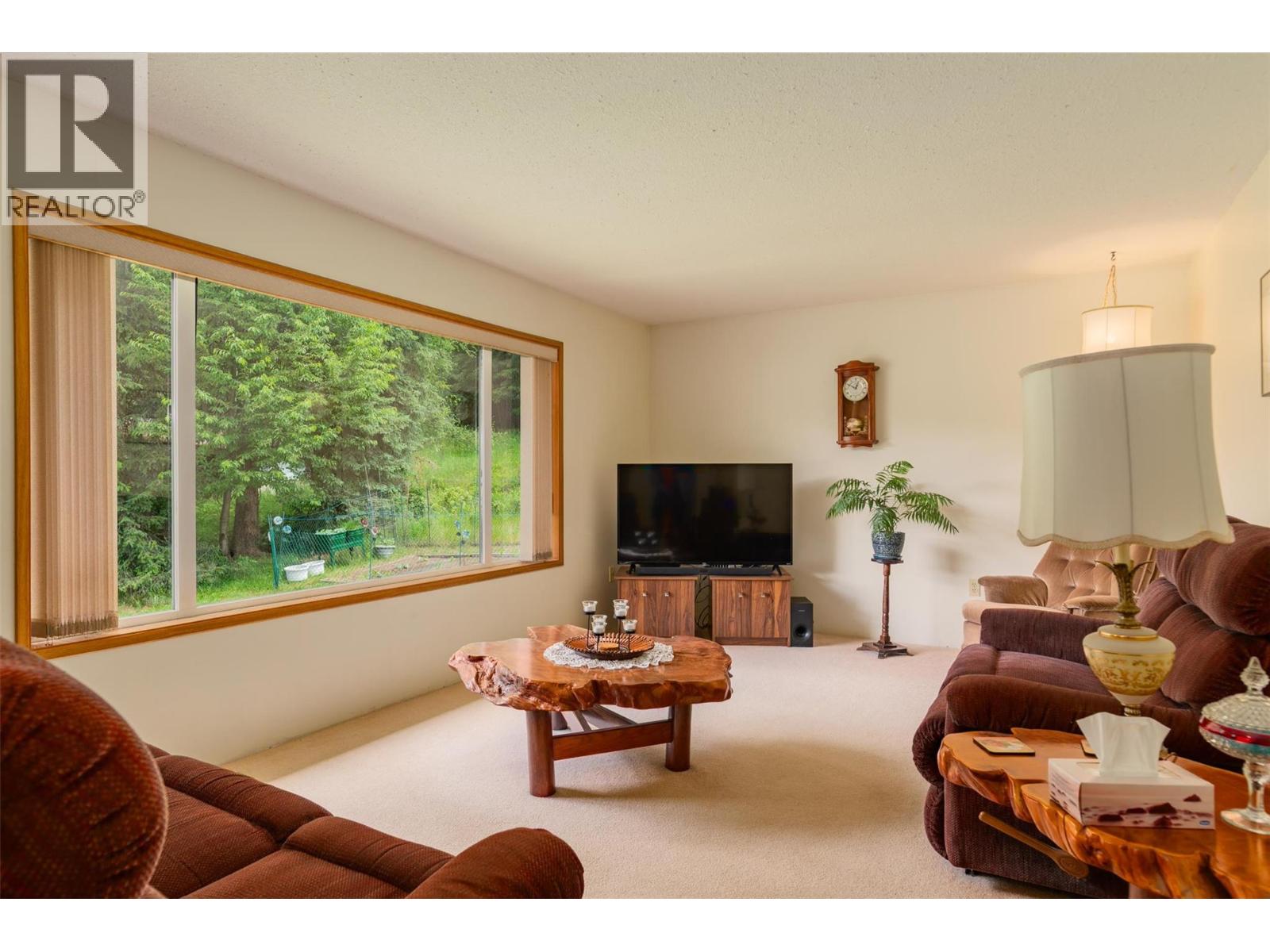 1764 Green Road, Fruitvale, British Columbia  V0G 1L0 - Photo 2 - 10366065