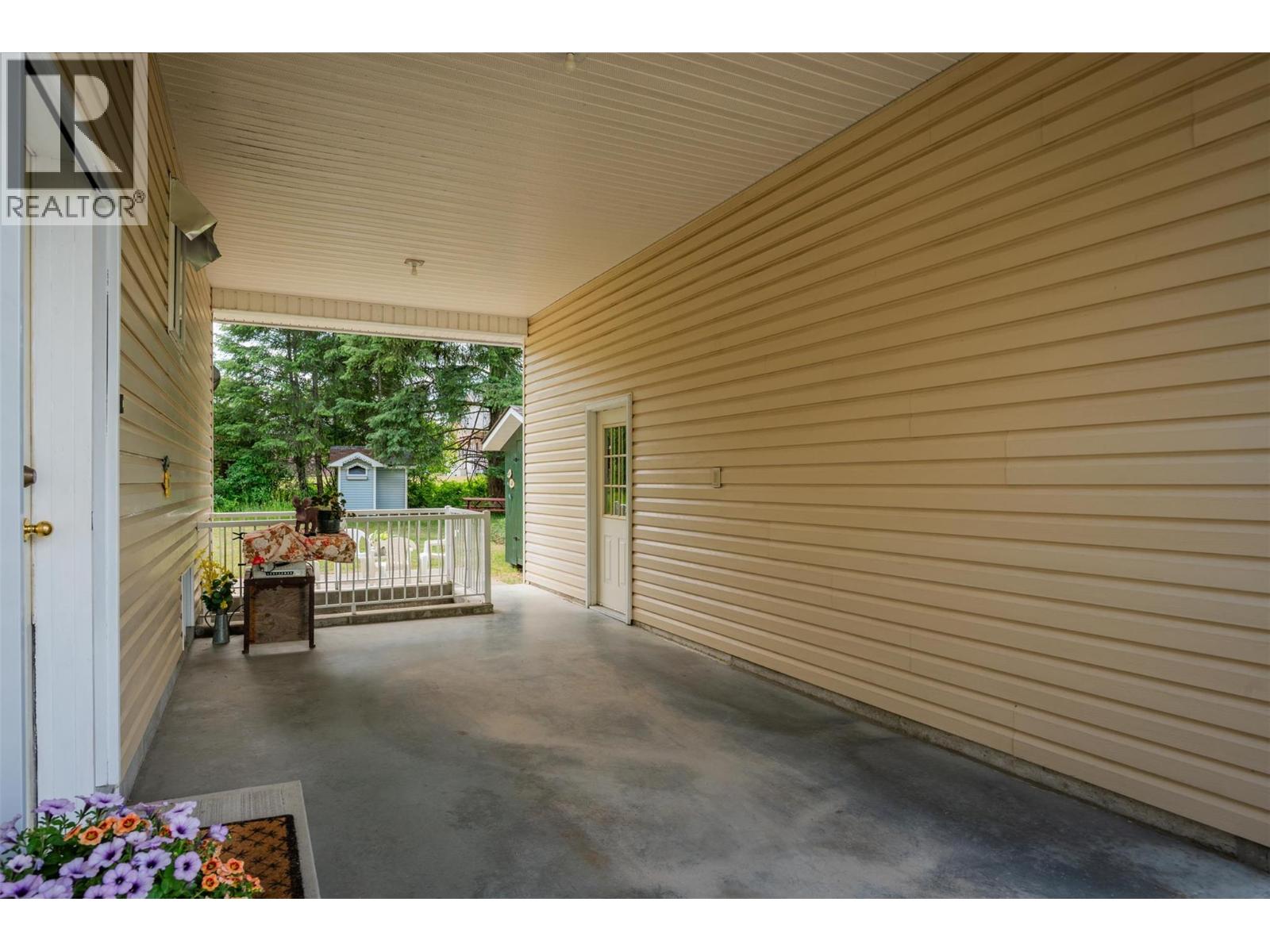 1764 Green Road, Fruitvale, British Columbia  V0G 1L0 - Photo 27 - 10366065