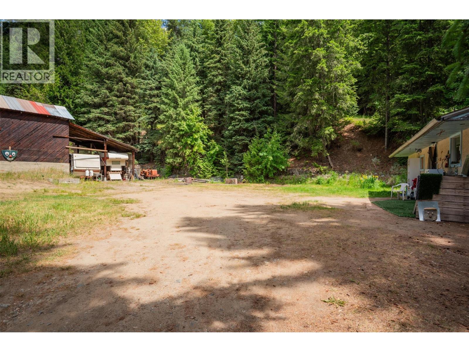 1764 Green Road, Fruitvale, British Columbia  V0G 1L0 - Photo 35 - 10366065