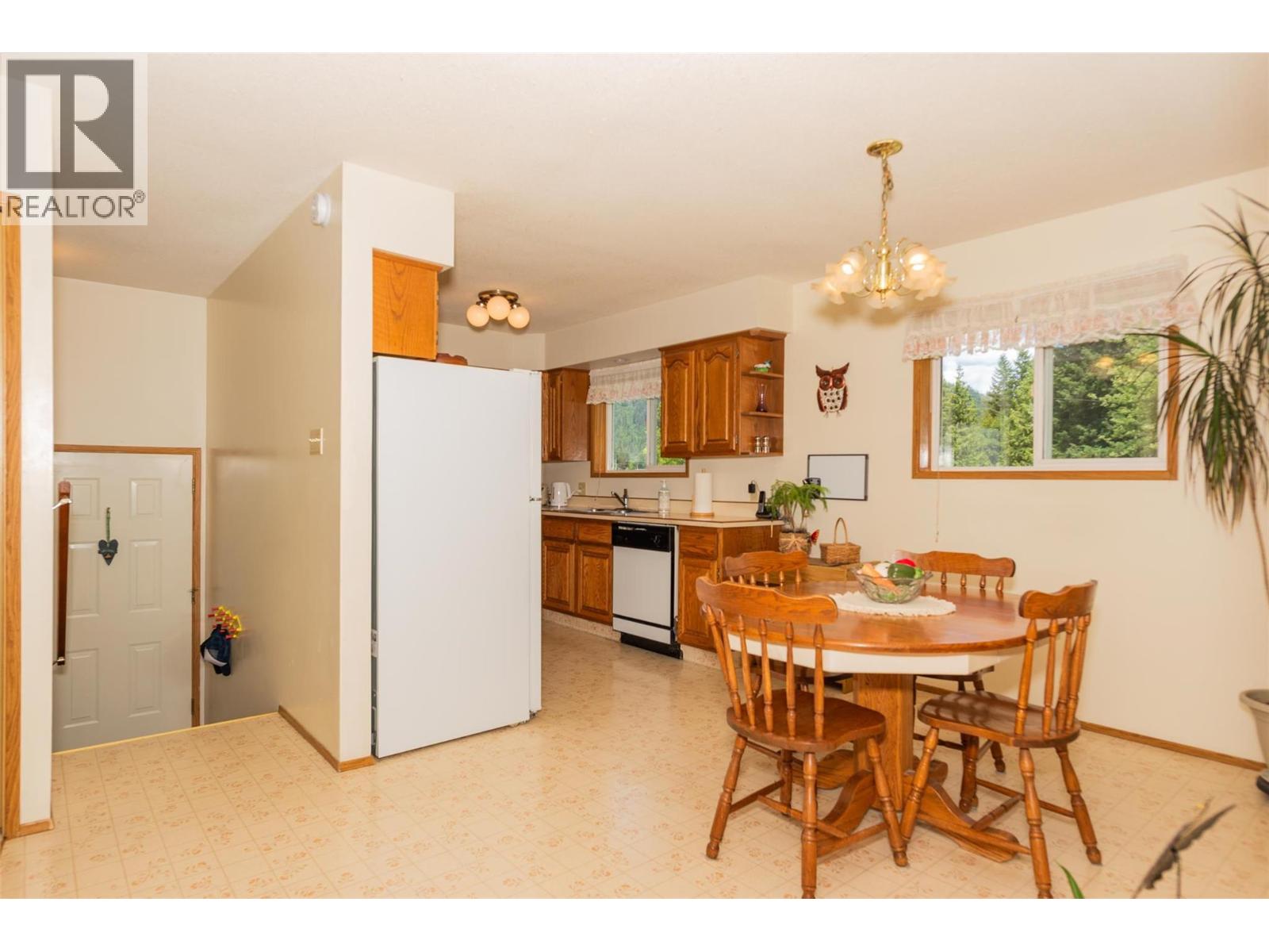 1764 Green Road, Fruitvale, British Columbia  V0G 1L0 - Photo 5 - 10366065