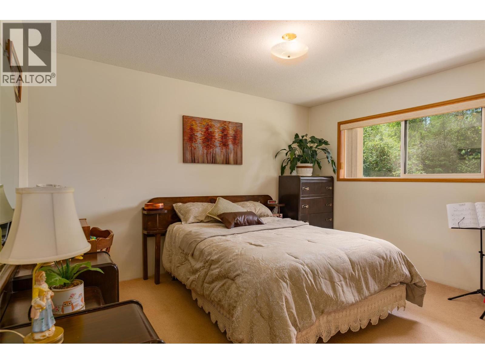 1764 Green Road, Fruitvale, British Columbia  V0G 1L0 - Photo 9 - 10366065