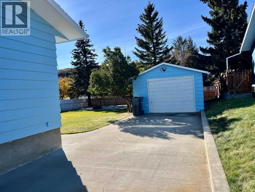 342 Canyon Crescent, Pincher Creek, Alberta  T0K 1H0 - Photo 2 - A2265520