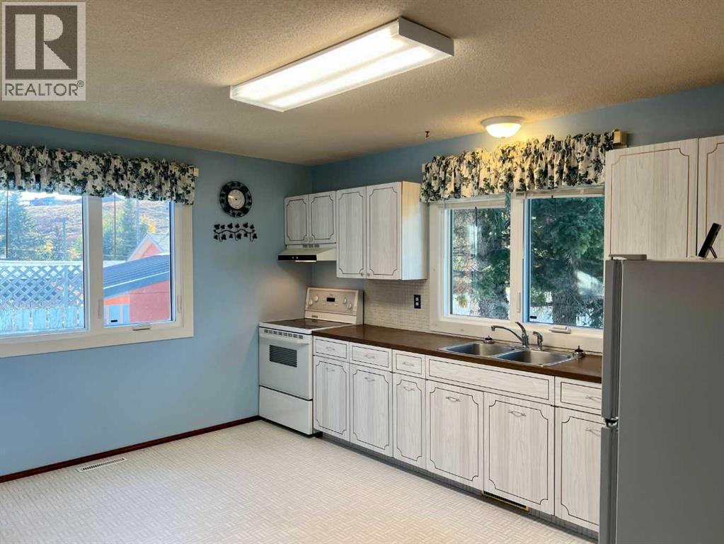 342 Canyon Crescent, Pincher Creek, Alberta  T0K 1H0 - Photo 4 - A2265520